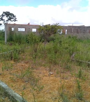 [Vídeo] Obras inacabadas em Arapiraca representam risco iminente à população