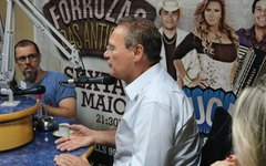 Renan Calheiros durante entrevista na rádio Maragogi FM 