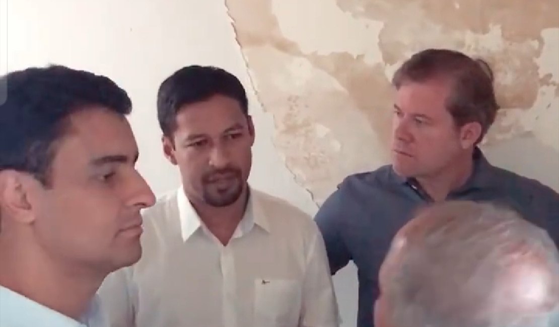 JHC, Marx Beltrão e Rodrigo Cunha visitam casas afetadas no Pinheiro