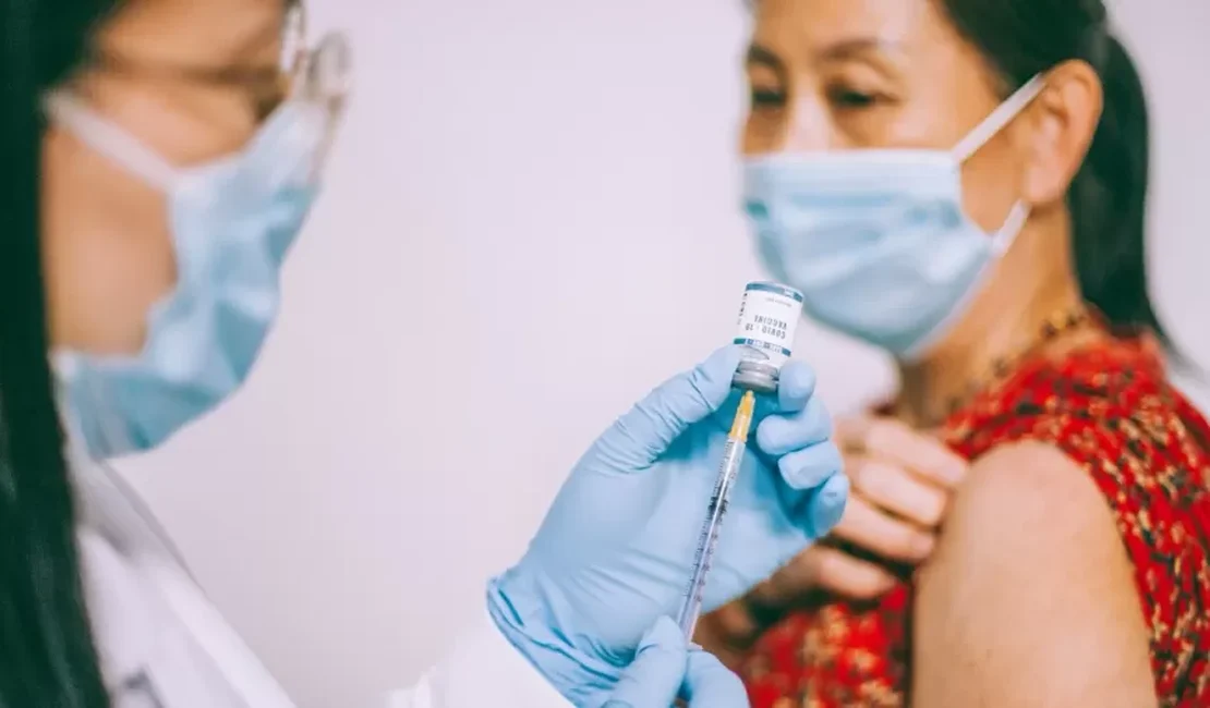 Alagoas registra 28,77% da população completamente vacinada contra a Covid-19