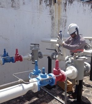 Arsal fiscaliza coleta de amostras de gás natural na Pajuçara