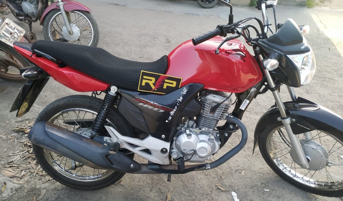 Polícia recupera motocicleta roubada em Arapiraca
