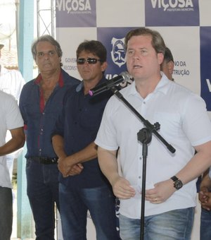 Ministro alagoano anuncia mais de R$ 2 milhões para assentamento em Viçosa