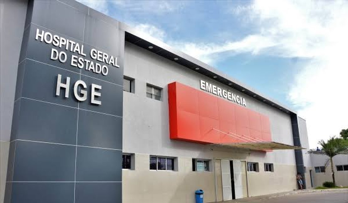 Acidente provocado por excesso de passageiros em moto deixa 4 feridos em Maceió