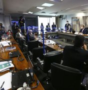 Por 7 votos a 4, CPI da Pandemia aprova relatório final que pede 80 indiciamentos