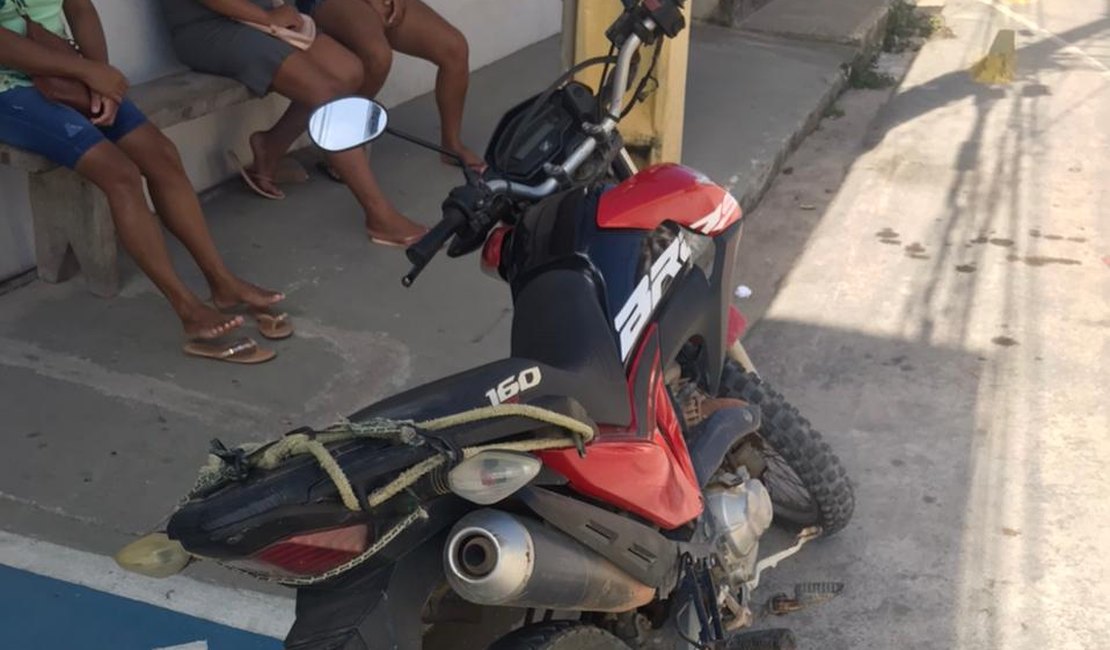 Jovem é flagrado com moto roubada em Maragogi