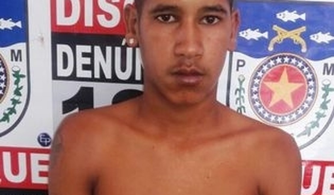 Jovem é preso com rifle, sete munições e drogas em Ibateguara