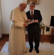 Papa Francisco abençoa ex-presidente Lula e escreve recado ao petista
