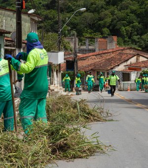 Desenvolvimento Sustentável realiza mutirão de limpeza em Fernão Velho