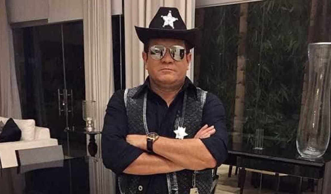 Após polêmicas com cantoras, Ximbinha cria banda só com homens