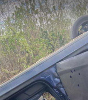 Policial militar morre após veículo capotar na AL-220, no Sertão alagoano