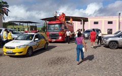 Cortejo fúnebre do prefeito Rogério Teófilo pelas ruas de Arapiraca