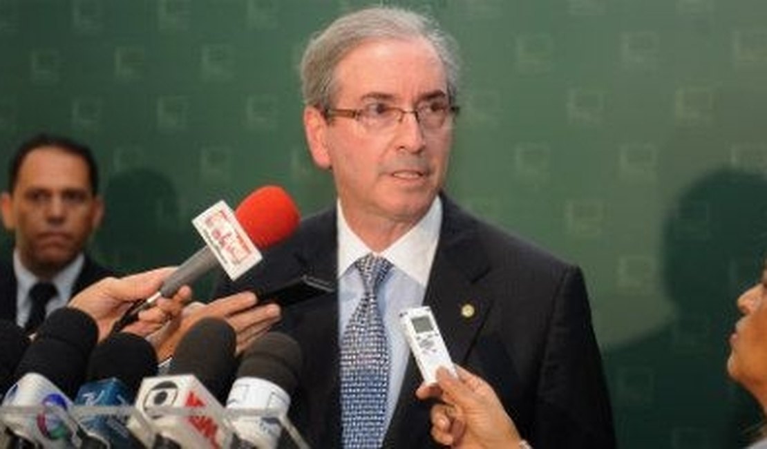 Ministério Público investiga venda de rádio de Cunha