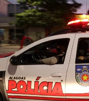 Homem é preso em flagrante por tráfico de drogas no bairro Canafístula, em Arapiraca