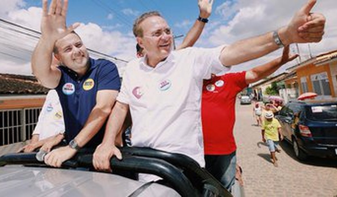 Calheiros comemoram resultado com familiares
