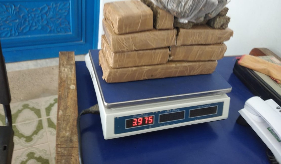 PM prende homem com maconha, crack e cocaína em Arapiraca