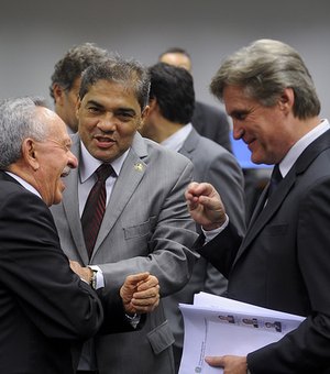 Comissão foi palco de intensa disputa entre Renan Calheiros e Biu de Lira 