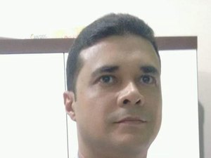 Professor que matou irmão PM em Arapiraca consegue liberdade provisória, mas permanece internado
