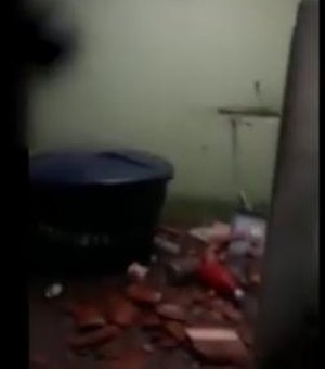 Grupo de jovens é atingido por descarga elétrica de raio em bar em Viçosa; vídeo