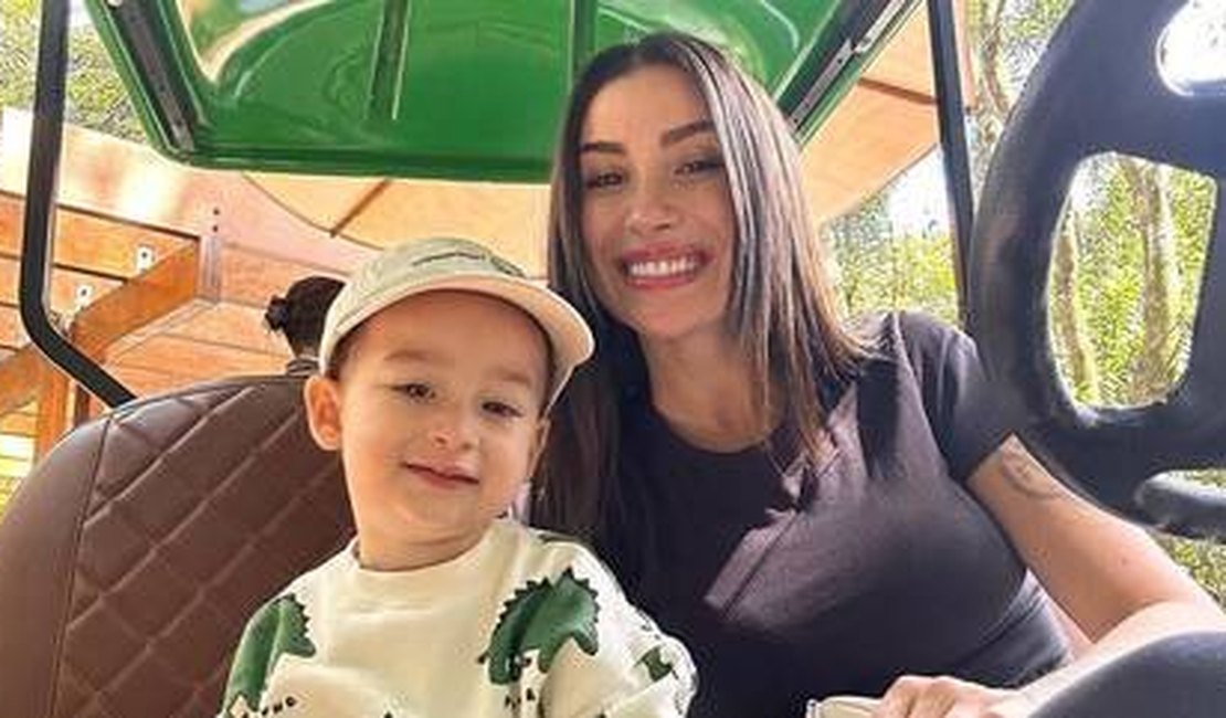 Bianca Andrade e o filho deixam hospital após acidente de carro