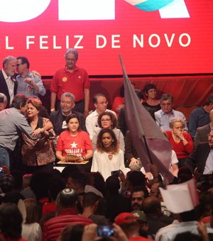 Lula pede a petistas que façam pacto de não-agressão com Ciro