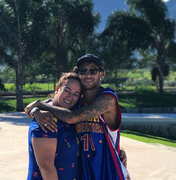 Neymar aparece ao lado da mãe em foto e a parabeniza por aniversário