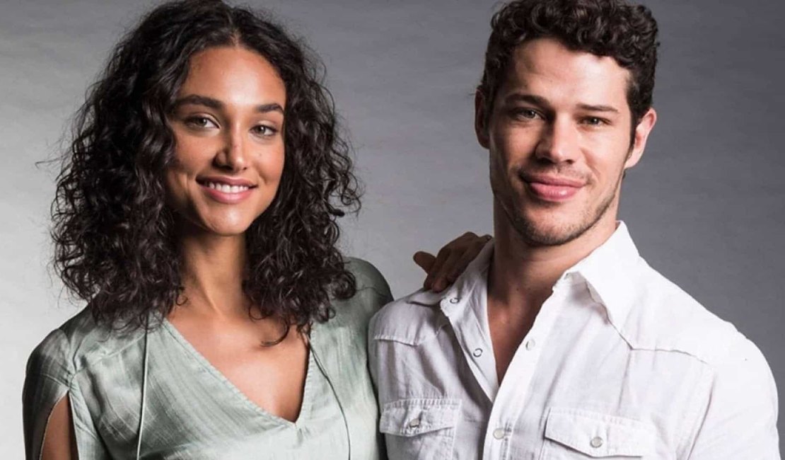 José Loreto e Débora Nascimento são vistos juntos em floricultura