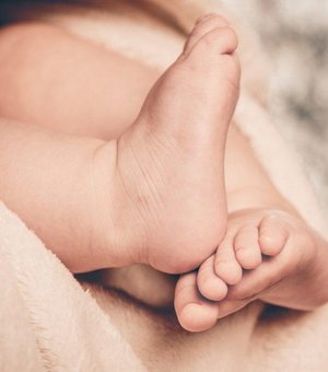 Quadro de saúde do bebê de 7 meses que sofreu violência sexual em Palmeira é estável após cirurgia no HGE