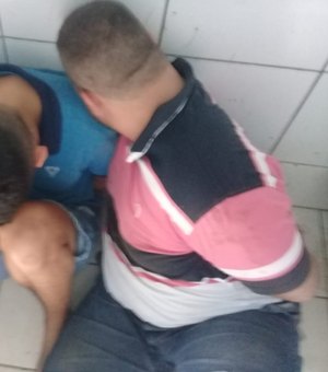Dupla é presa praticando roubos no Bom Parto, em Maceió