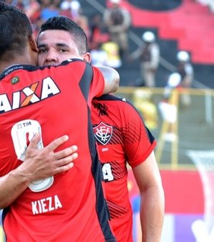 Vitória vence Corinthians e Flamengo perde para o Grêmio. Santa Cruz segue líder