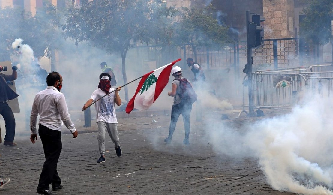 Libaneses protestam e exigem respostas sobre explosões