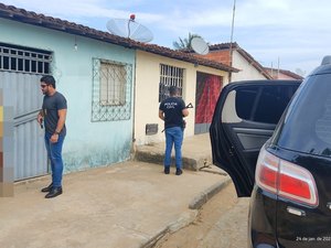 [Vídeo] Traficantes são presos em Arapiraca quando carregavam drogas em veículo