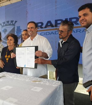 [Vídeo] Luciano Barbosa assina ordem de serviço de estrada que liga o Cavaco às comunidades Breu e Canaã
