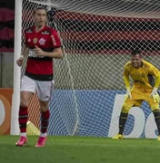 Diego Alves lamenta derrota, mas diz que Flamengo tem que seguir em frente: ‘Tem muito chão pela frente’