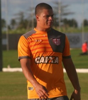 Mazola Jr. relaciona 19 atletas do CRB para jogo com o Paysandu
