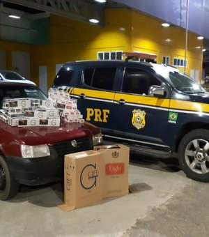Cigarros contrabandeados são transportados em carro com placa de Alagoas em Sergipe