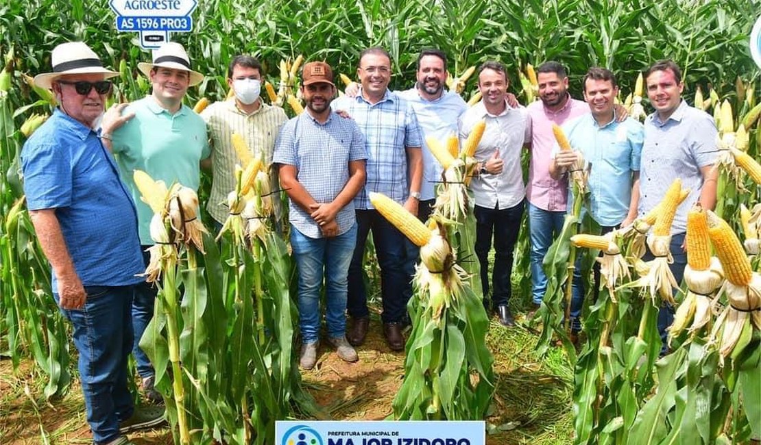 Prefeitura de Major Izidoro realiza ação para apresentar novas técnicas agrícolas à produtores rurais