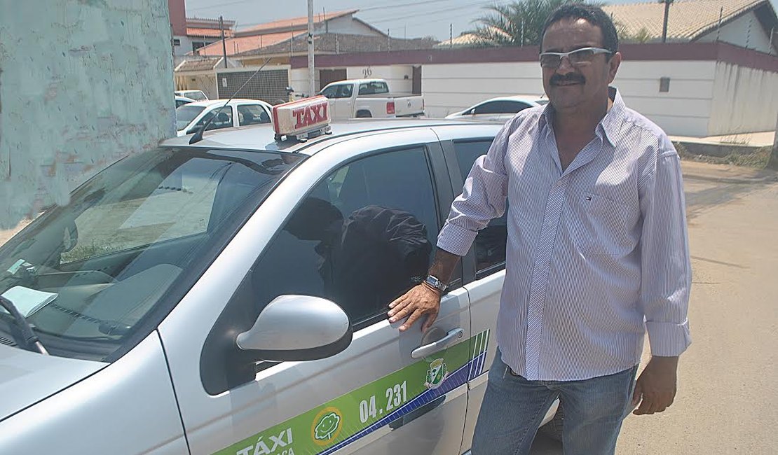 Taxistas sofrem redução de 80% e Associação lamenta falta de fiscalização no transporte por aplicativo