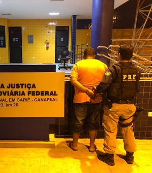 Foragido da justiça é preso durante fiscalização ostensiva da PRF