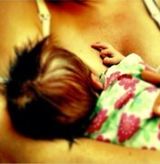 Thiago Lacerda posta foto da filha sendo amamentada