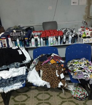 PM encontra R$ 15 mil em produtos furtados dentro de carro em Arapiraca 