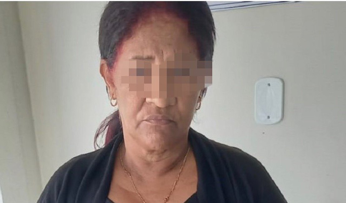 Estelionatária é presa em flagrante em agência bancária no município de Delmiro Gouveia