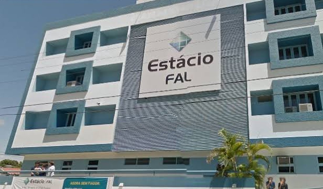Justiça determina que faculdade Estácio de Sá reduza mensalidade
