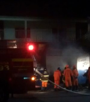 Vazamento de gás causa incêndio e destrói apartamento em Maceió