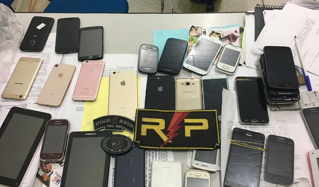Vítima rastreia celular roubado e polícia encontra mais 25 aparelhos