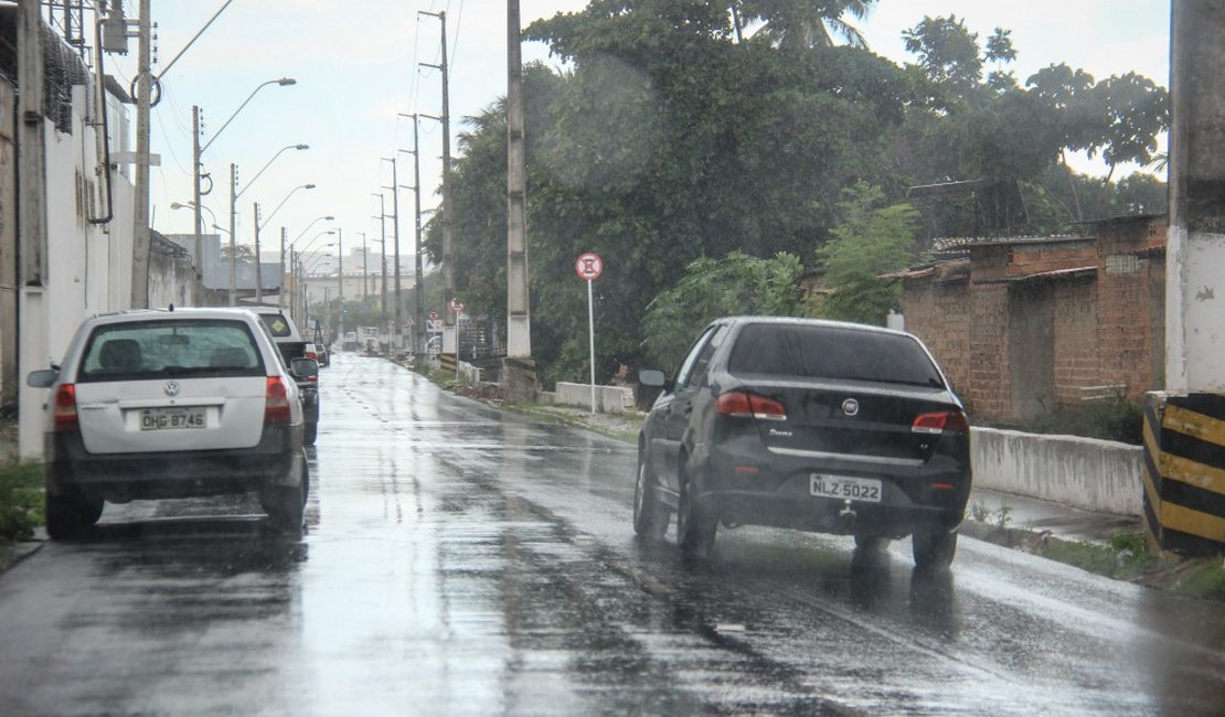 Saiba quais cuidados tomar no trânsito em dias de chuva