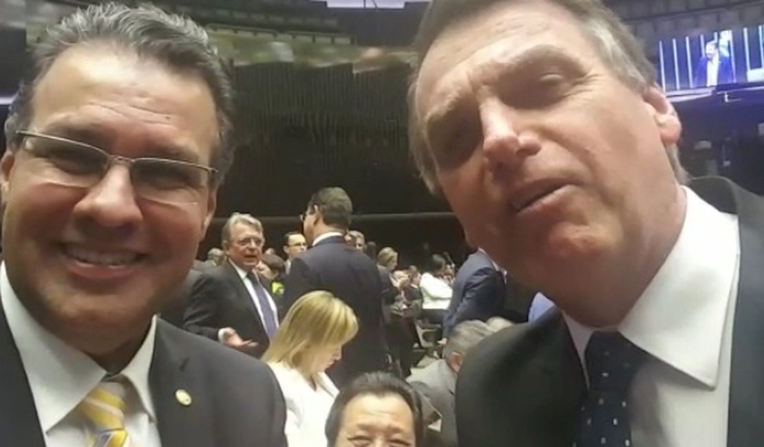 Partido Militar cede 38 para sigla de Bolsonaro e fica com 64