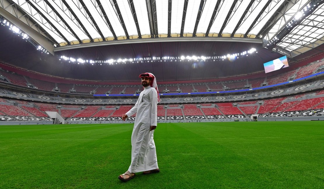 Covid-19 interrompe obras dos estádios da Copa 2022 e suspende celebração do Ramadã no Catar