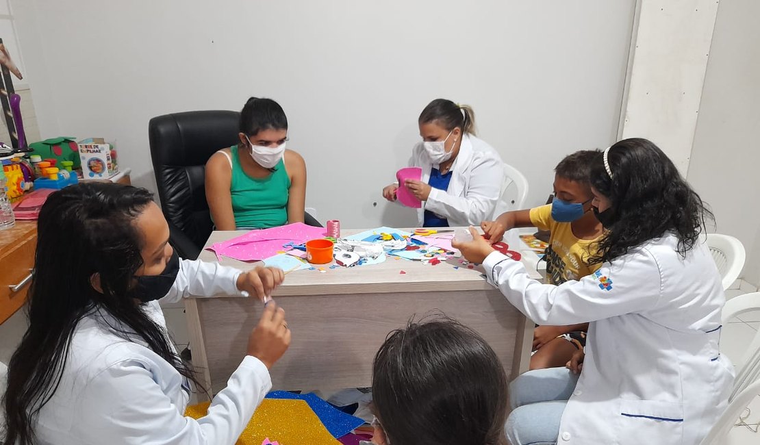 Complexo Tarcizo Freire promove Oficina Terapêutica de Carnaval com seus usuários