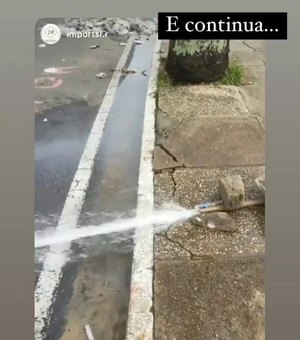 Cano estourado provoca desperdício de água em Arapiraca